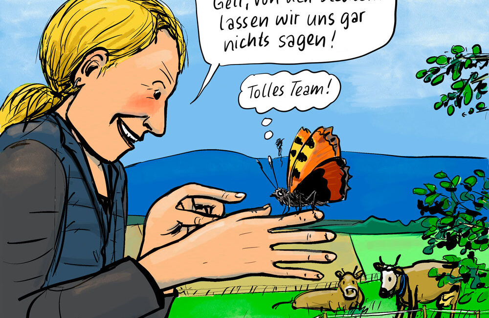 Landwirtin im Gespräch mit Schmetterling